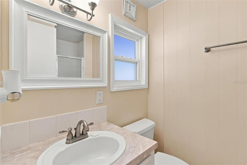 На продажу: $137,500 (2 спален, 2 ванн, 1104 Квадратных фут)