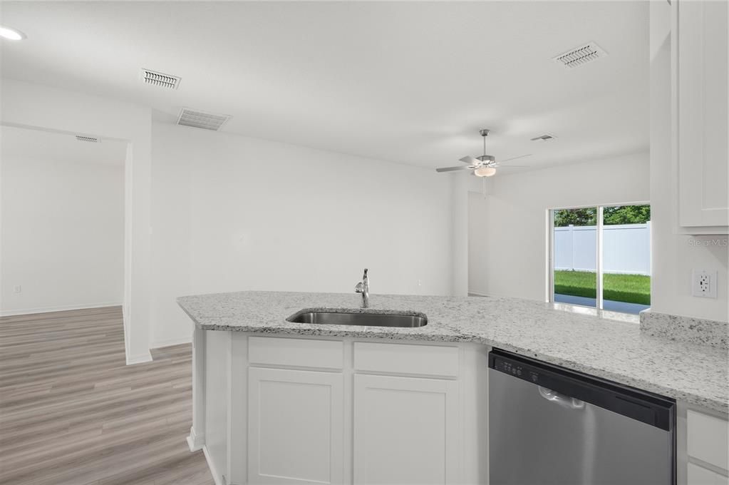 Active With Contract: $352,900 (3 beds, 2 baths, 1540 Square Feet)