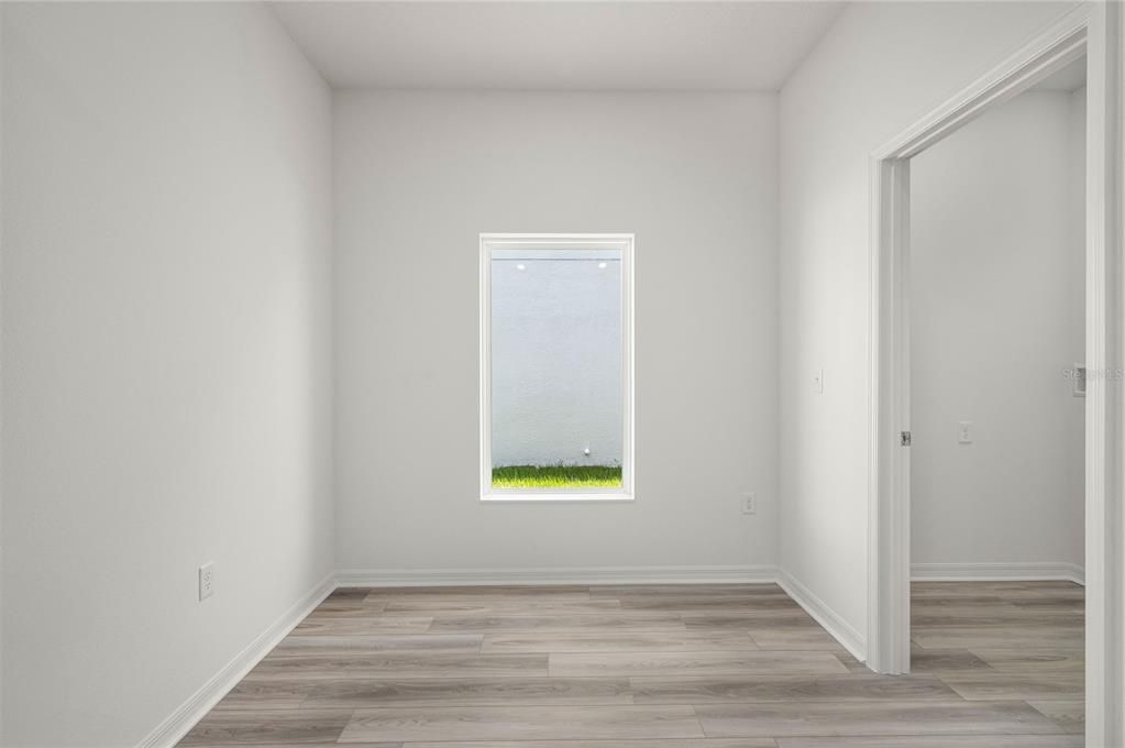 Active With Contract: $352,900 (3 beds, 2 baths, 1540 Square Feet)