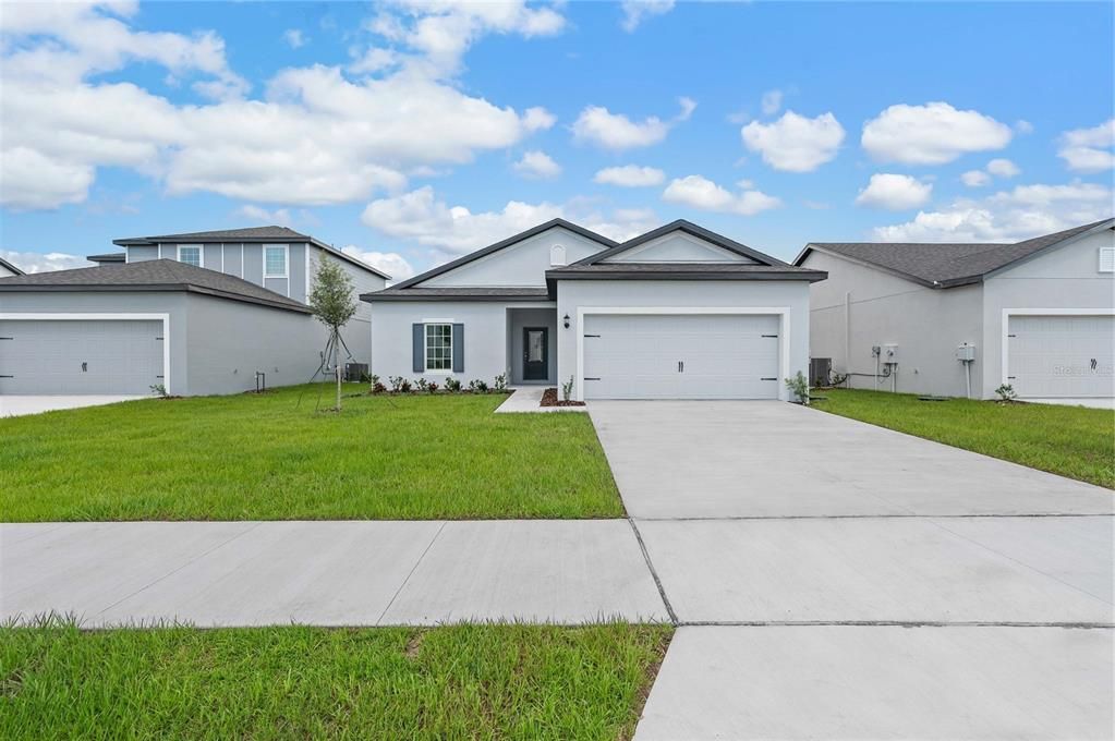 Active With Contract: $352,900 (3 beds, 2 baths, 1540 Square Feet)