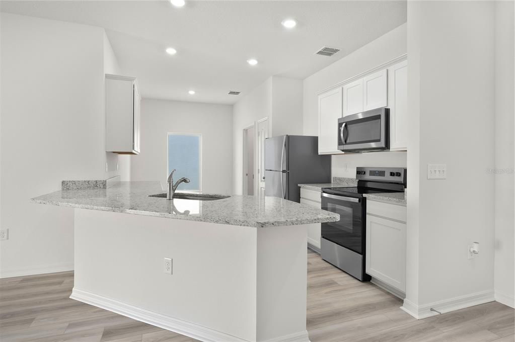 Active With Contract: $352,900 (3 beds, 2 baths, 1540 Square Feet)