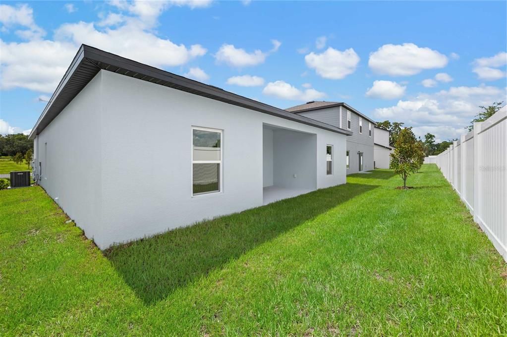 Active With Contract: $352,900 (3 beds, 2 baths, 1540 Square Feet)