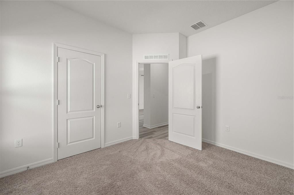 Active With Contract: $352,900 (3 beds, 2 baths, 1540 Square Feet)