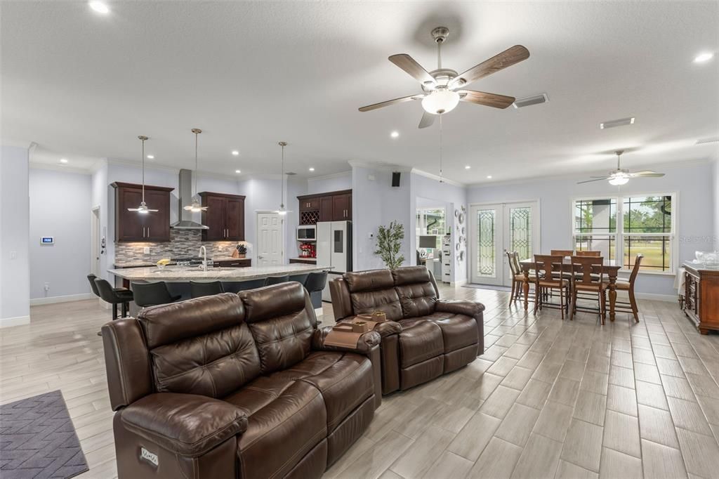 For Sale: $810,000 (4 beds, 3 baths, 2497 Square Feet)