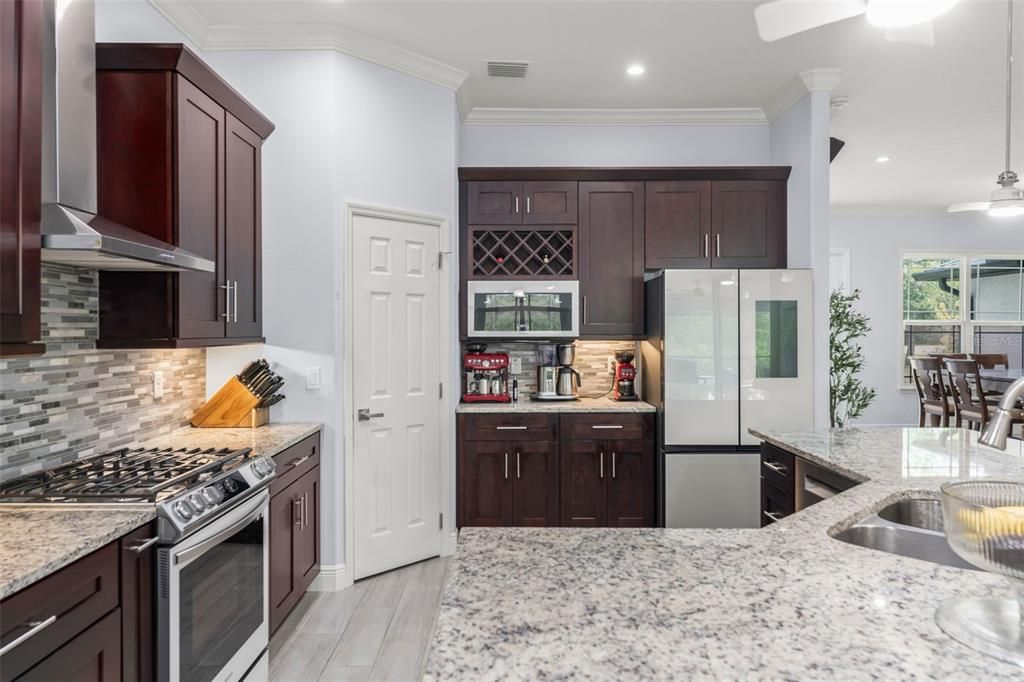 For Sale: $810,000 (4 beds, 3 baths, 2497 Square Feet)