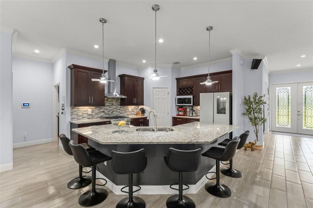 For Sale: $810,000 (4 beds, 3 baths, 2497 Square Feet)