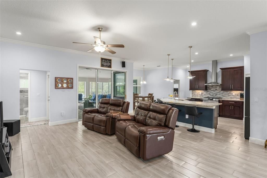For Sale: $810,000 (4 beds, 3 baths, 2497 Square Feet)