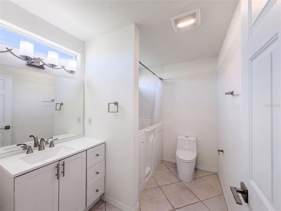 For Sale: $248,000 (2 beds, 2 baths, 1556 Square Feet)