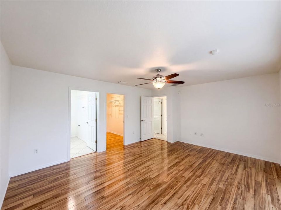 For Sale: $248,000 (2 beds, 2 baths, 1556 Square Feet)