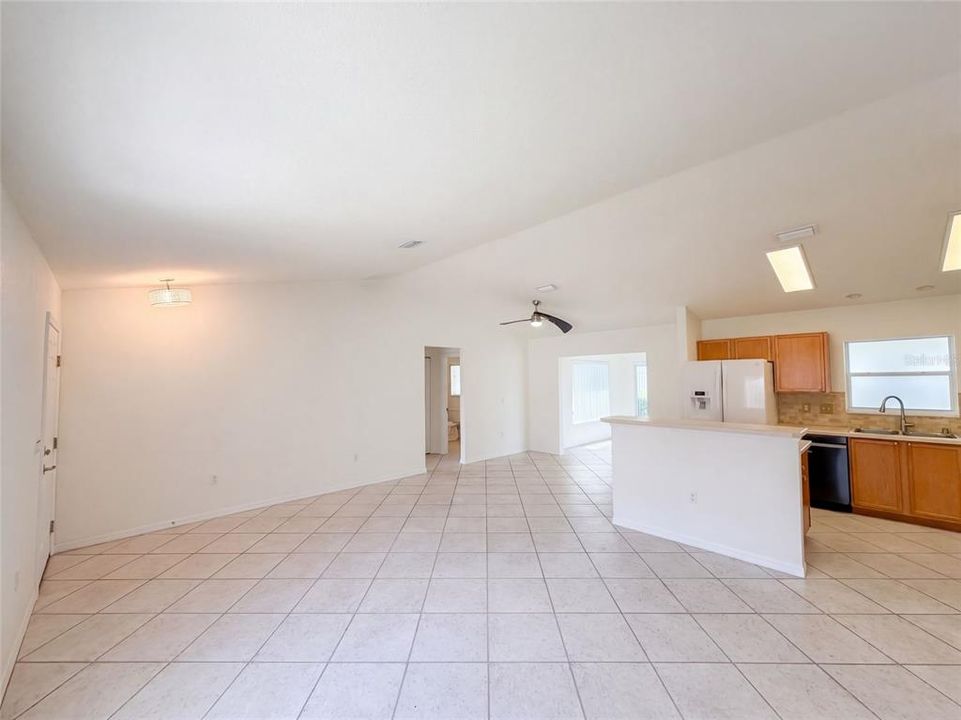 For Sale: $248,000 (2 beds, 2 baths, 1556 Square Feet)