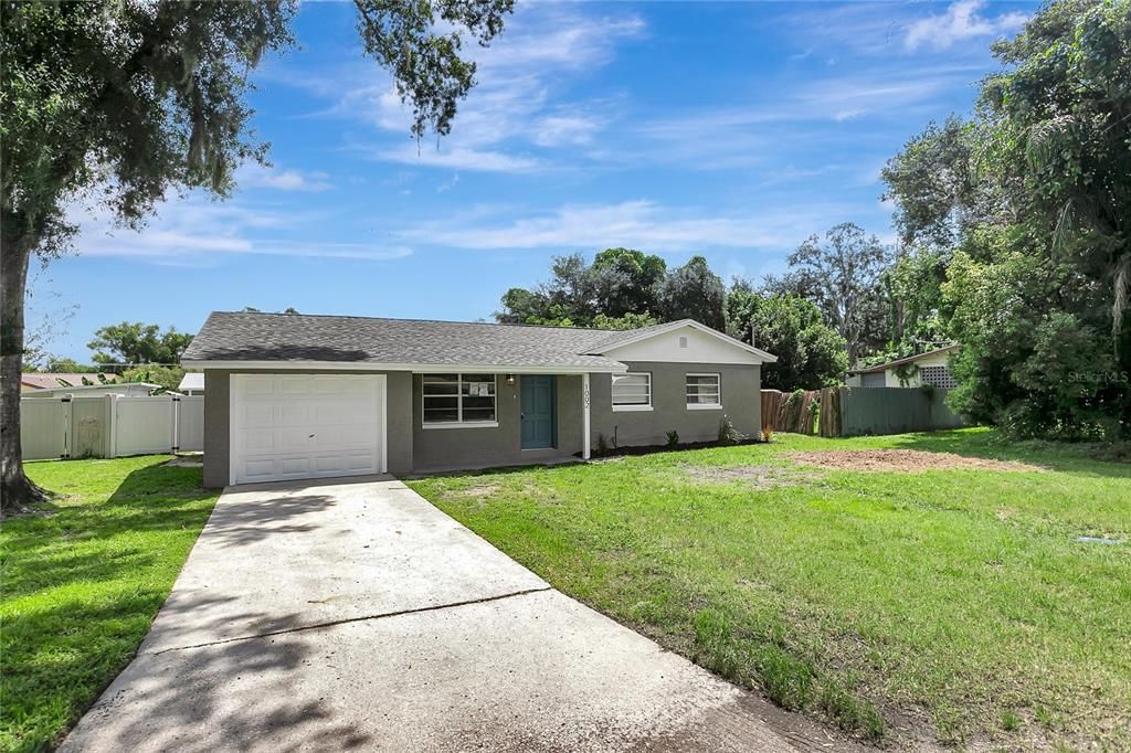 En Venta: $299,000 (3 camas, 2 baños, 1239 Pies cuadrados)