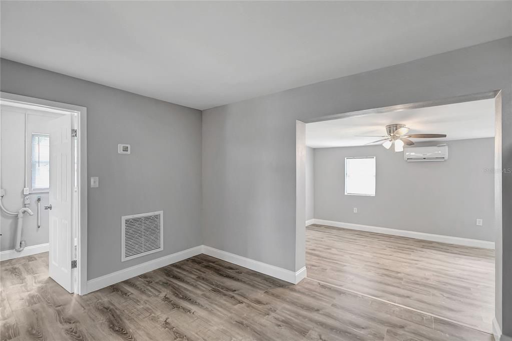 En Venta: $299,000 (3 camas, 2 baños, 1239 Pies cuadrados)