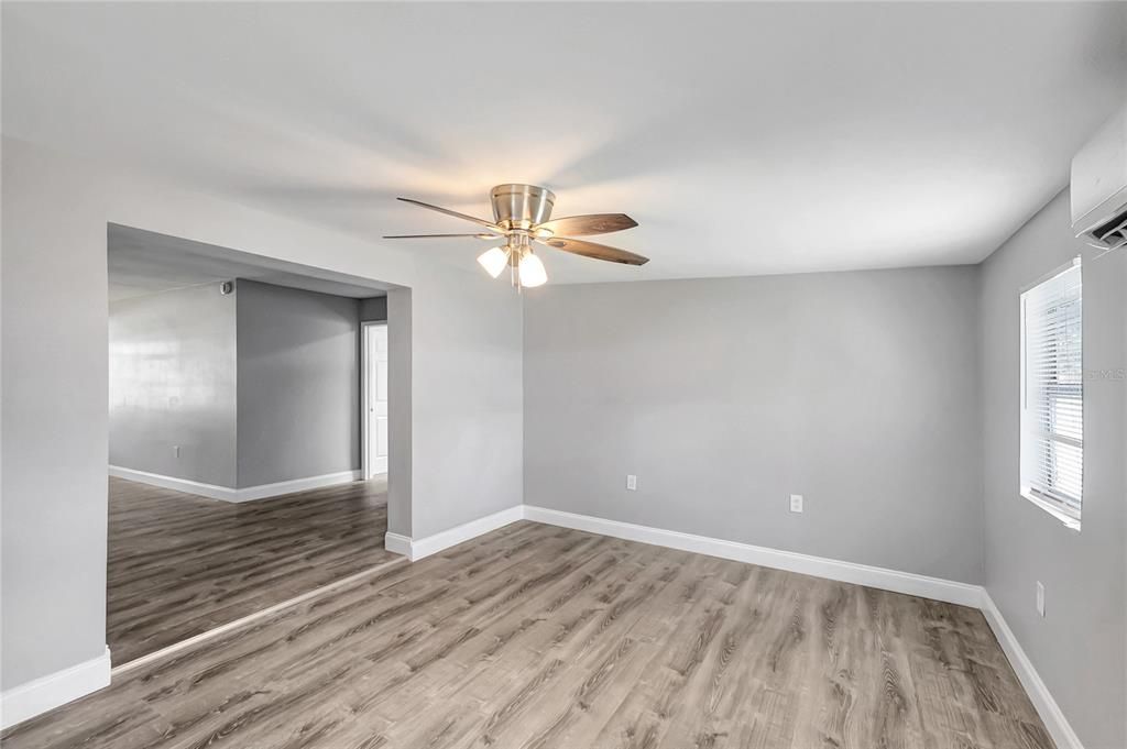 En Venta: $299,000 (3 camas, 2 baños, 1239 Pies cuadrados)