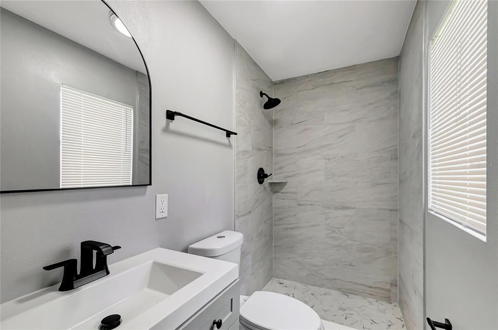 En Venta: $299,000 (3 camas, 2 baños, 1239 Pies cuadrados)