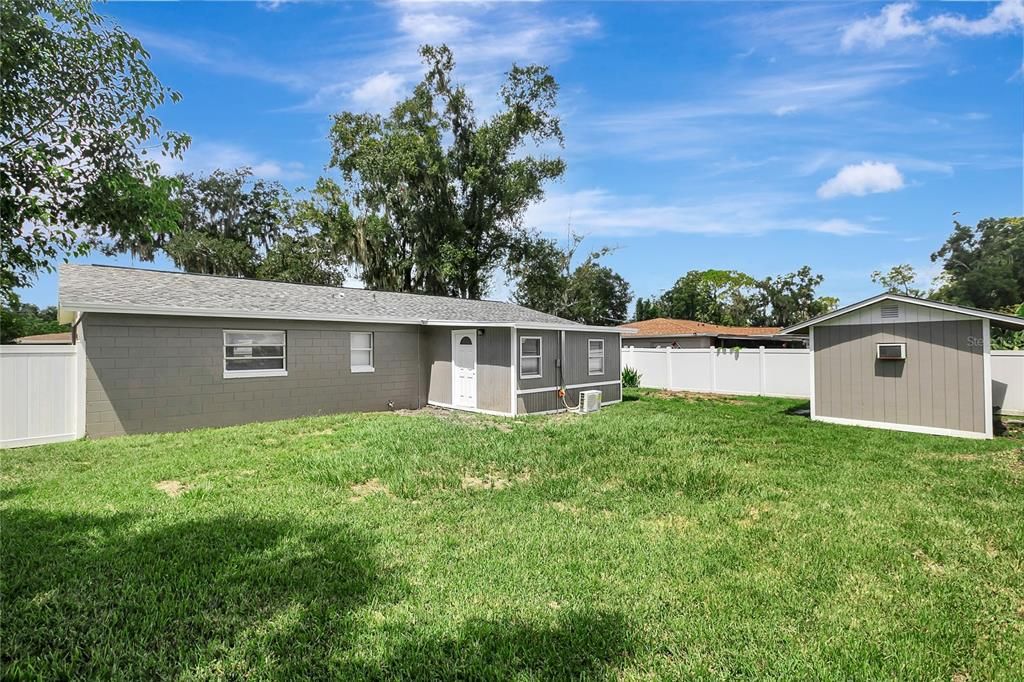 En Venta: $299,000 (3 camas, 2 baños, 1239 Pies cuadrados)