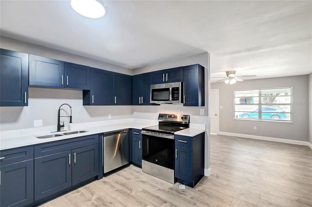 En Venta: $299,000 (3 camas, 2 baños, 1239 Pies cuadrados)