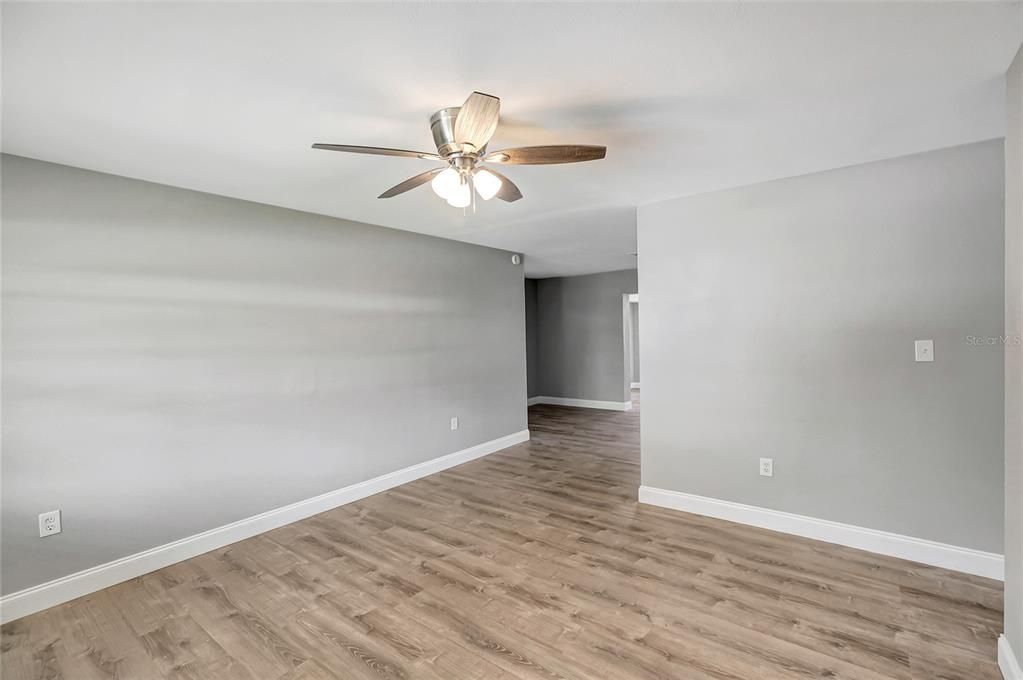 En Venta: $299,000 (3 camas, 2 baños, 1239 Pies cuadrados)