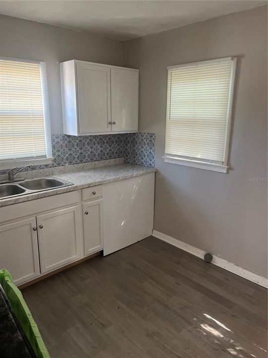 For Rent: $1,870 (3 beds, 1 baths, 845 Square Feet)