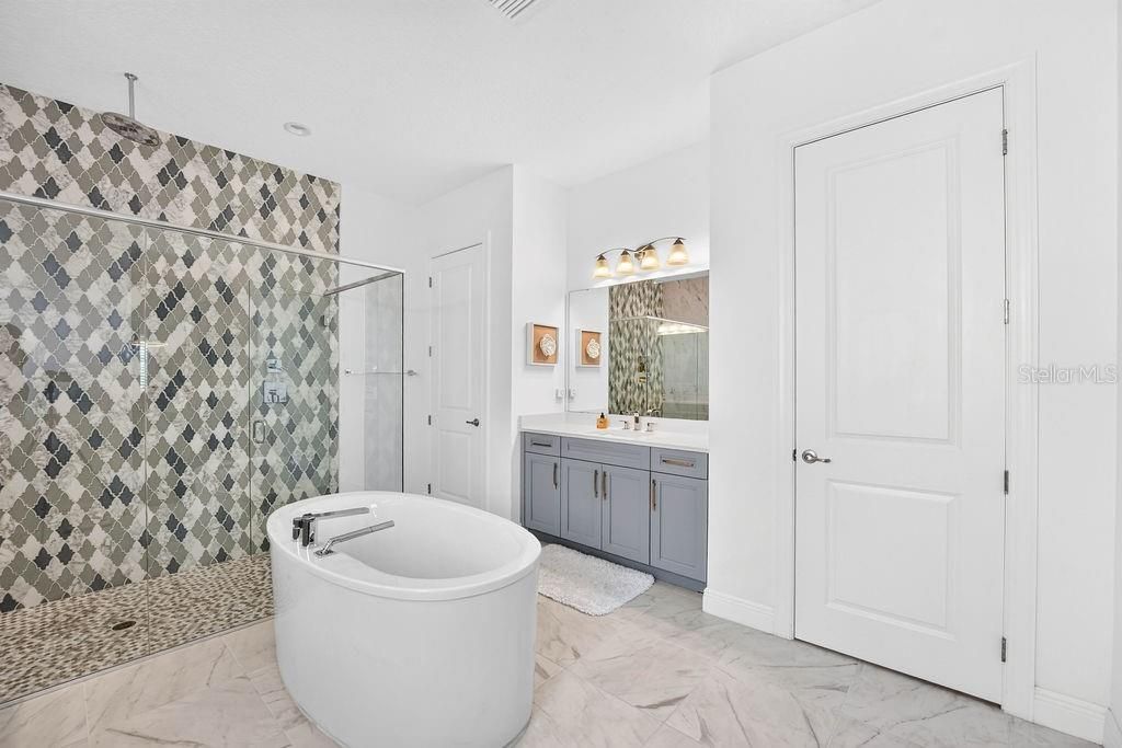 For Sale: $2,350,000 (5 beds, 4 baths, 4845 Square Feet)