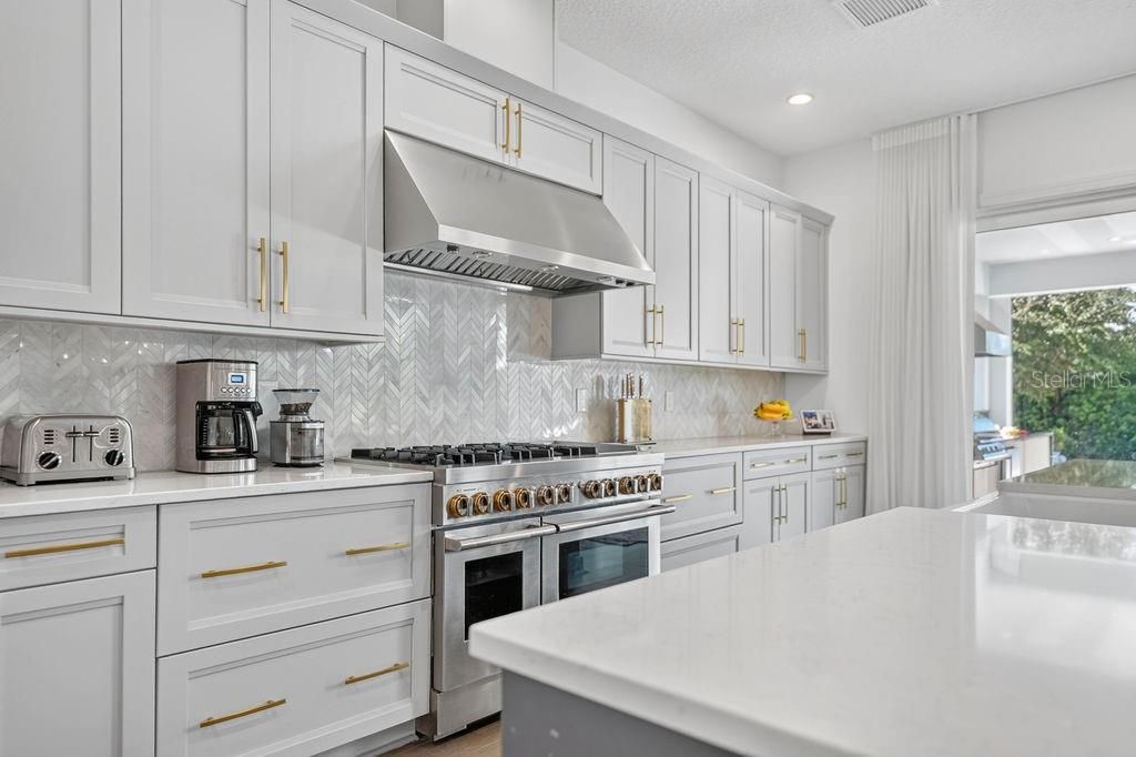 For Sale: $2,350,000 (5 beds, 4 baths, 4845 Square Feet)