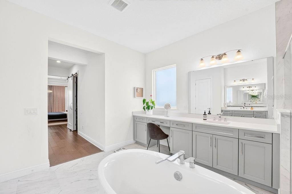 For Sale: $2,350,000 (5 beds, 4 baths, 4845 Square Feet)