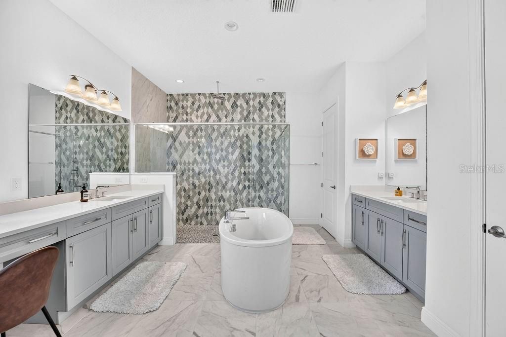 For Sale: $2,350,000 (5 beds, 4 baths, 4845 Square Feet)