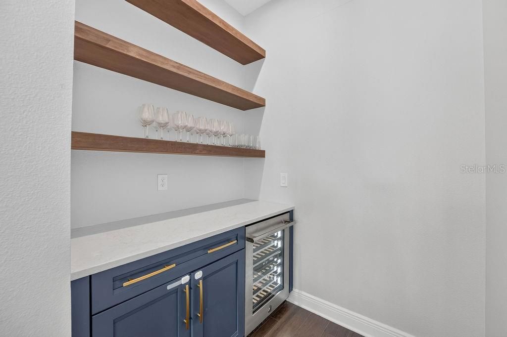 For Sale: $2,350,000 (5 beds, 4 baths, 4845 Square Feet)