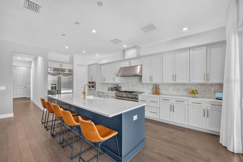 For Sale: $2,350,000 (5 beds, 4 baths, 4845 Square Feet)