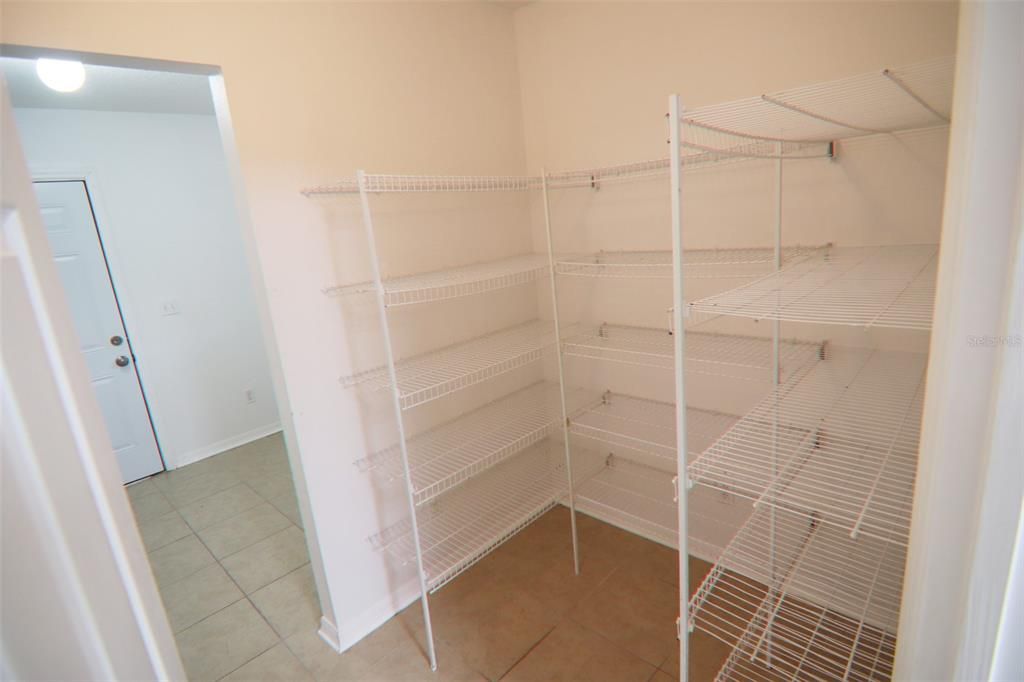 En Renta: $2,700 (4 camas, 3 baños, 2983 Pies cuadrados)