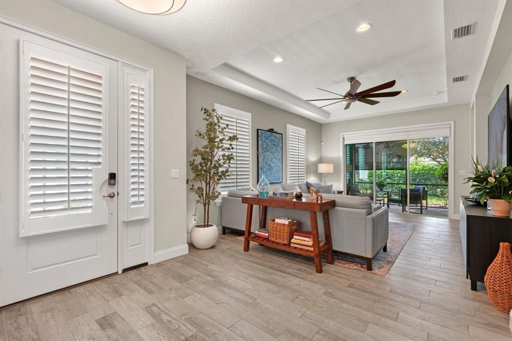 For Sale: $350,000 (2 beds, 2 baths, 1602 Square Feet)