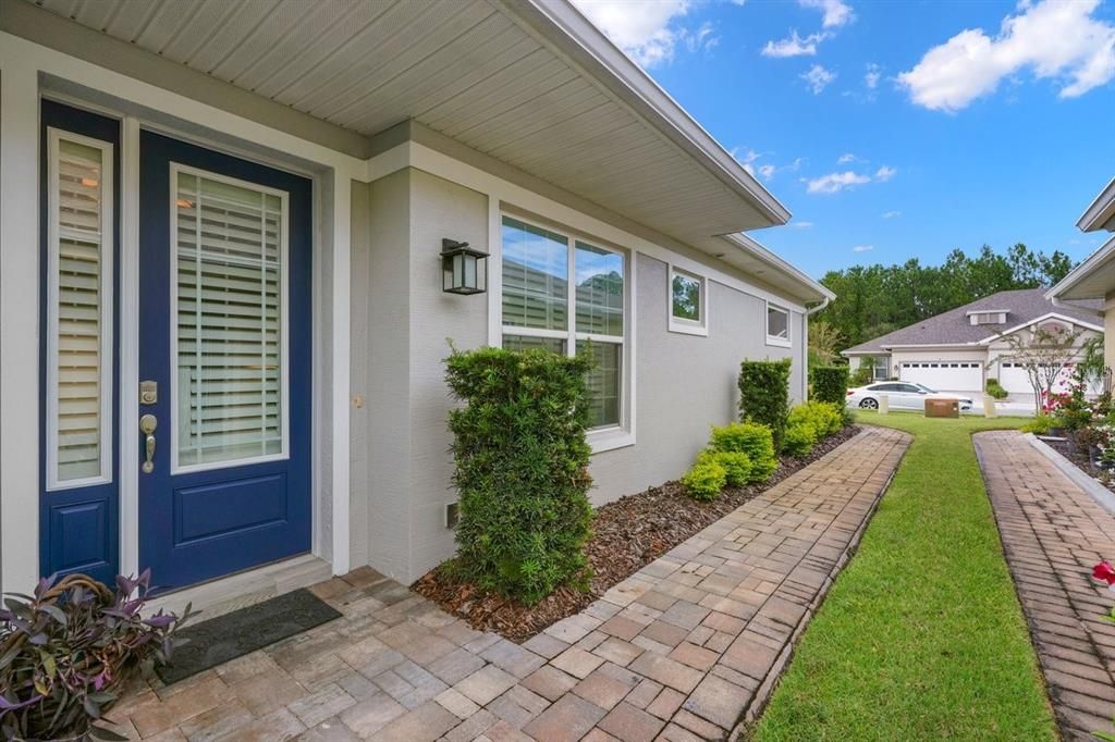 For Sale: $350,000 (2 beds, 2 baths, 1602 Square Feet)