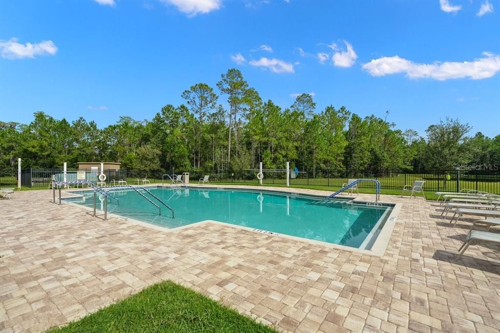 For Sale: $350,000 (2 beds, 2 baths, 1602 Square Feet)