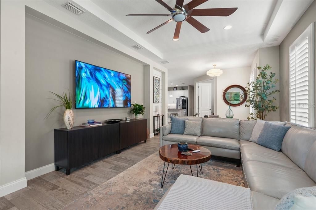 For Sale: $350,000 (2 beds, 2 baths, 1602 Square Feet)