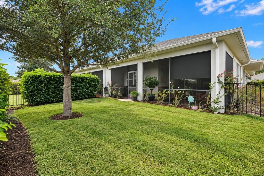 For Sale: $350,000 (2 beds, 2 baths, 1602 Square Feet)