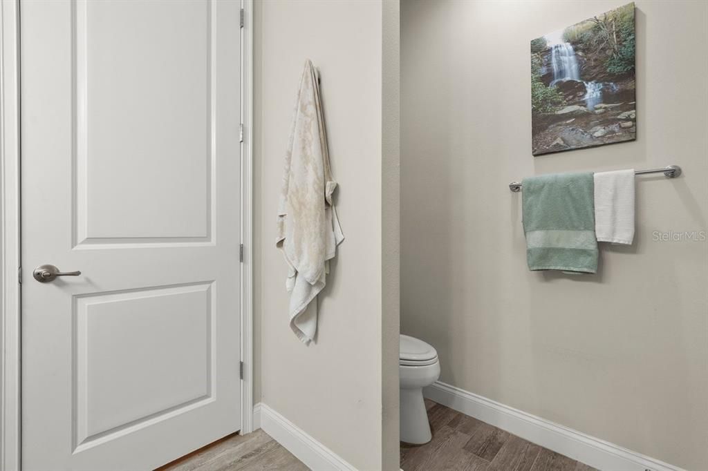 For Sale: $350,000 (2 beds, 2 baths, 1602 Square Feet)
