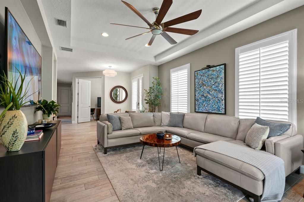 For Sale: $350,000 (2 beds, 2 baths, 1602 Square Feet)