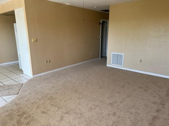 For Rent: $1,595 (2 beds, 1 baths, 874 Square Feet)