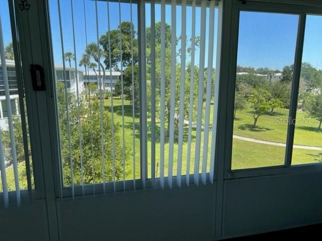 For Rent: $1,595 (2 beds, 1 baths, 874 Square Feet)