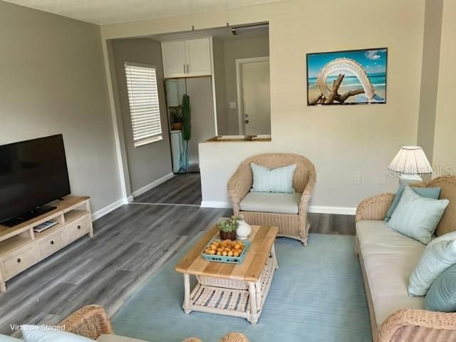 For Rent: $1,475 (2 beds, 1 baths, 713 Square Feet)