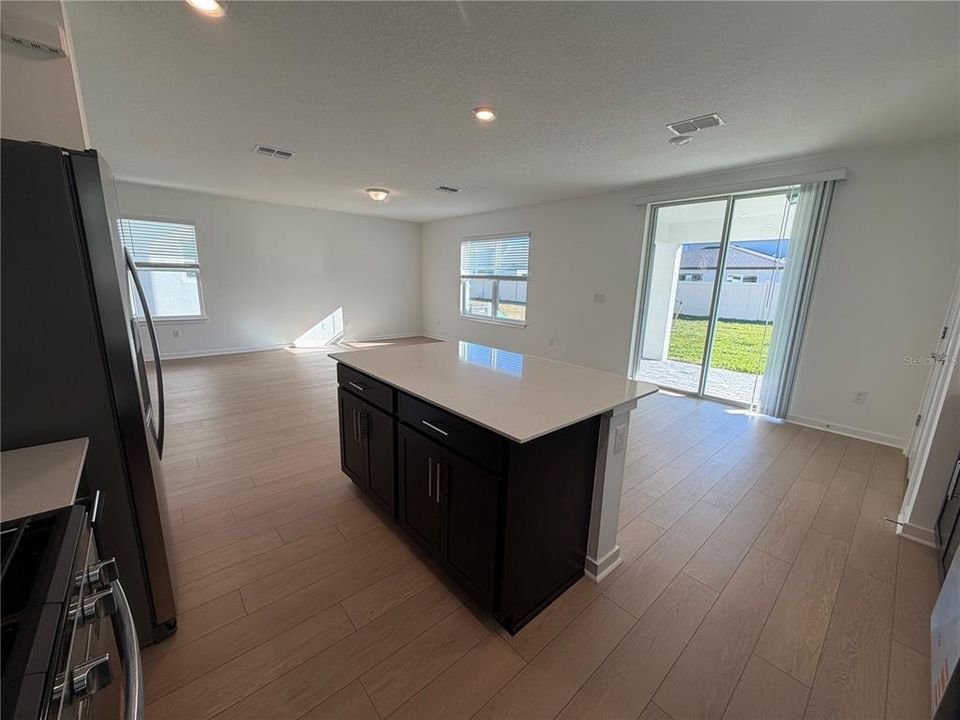 For Rent: $2,900 (5 beds, 3 baths, 2597 Square Feet)
