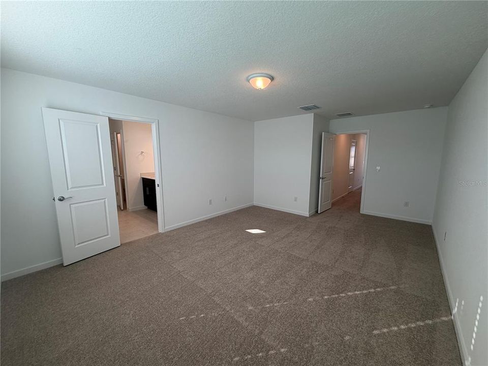 For Rent: $2,900 (5 beds, 3 baths, 2597 Square Feet)