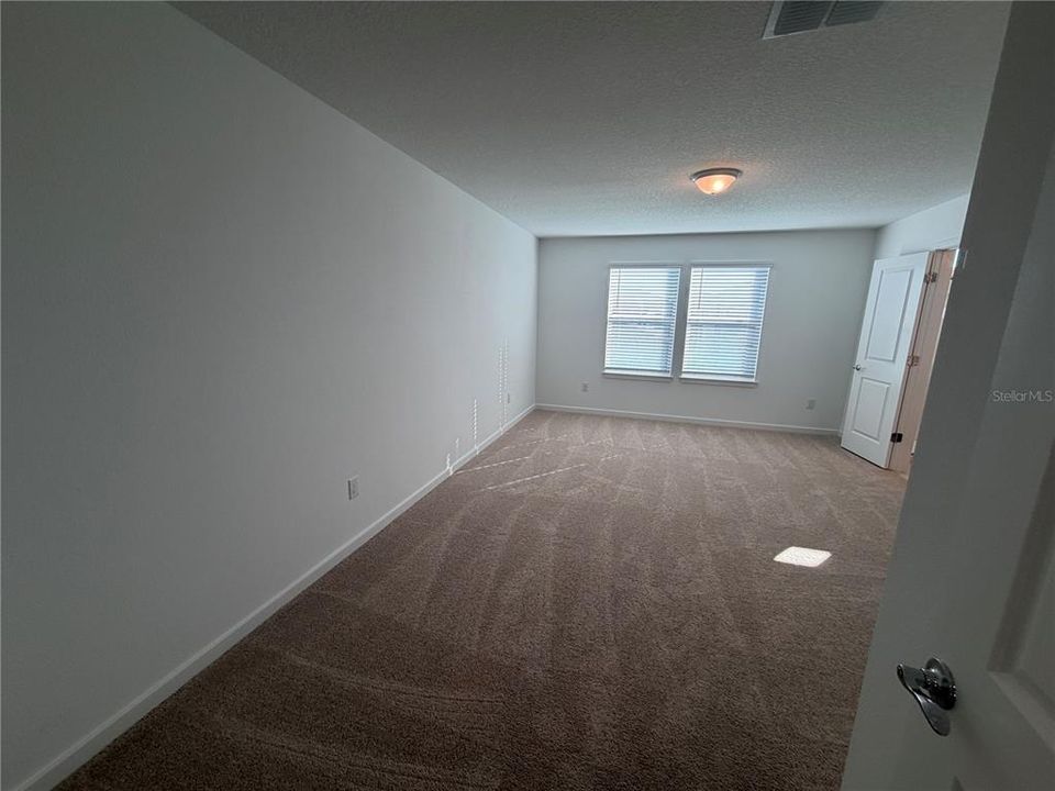 For Rent: $2,900 (5 beds, 3 baths, 2597 Square Feet)