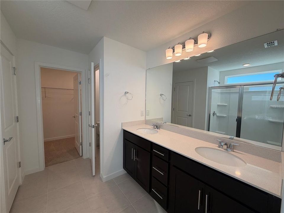 For Rent: $2,900 (5 beds, 3 baths, 2597 Square Feet)