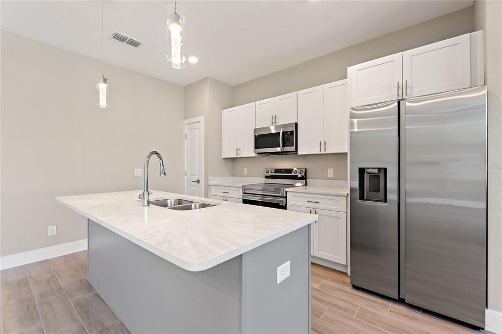 For Rent: $2,425 (4 beds, 2 baths, 1790 Square Feet)