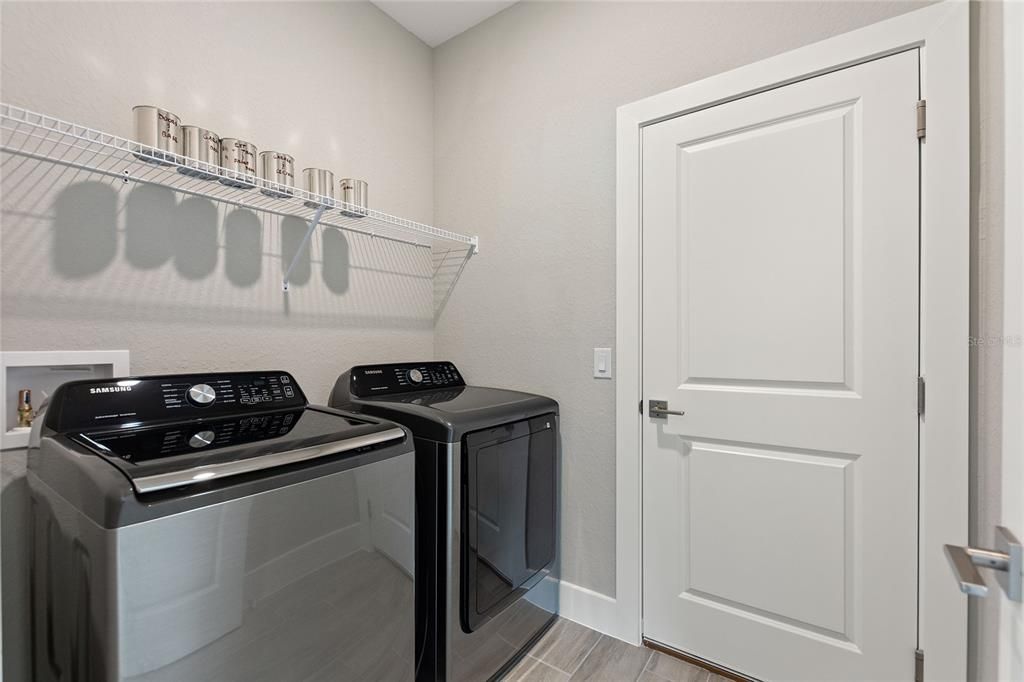 For Rent: $2,425 (4 beds, 2 baths, 1790 Square Feet)