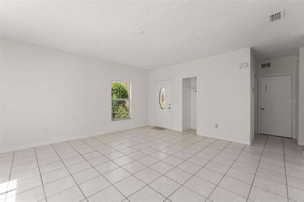 En Venta: $365,000 (3 camas, 2 baños, 1720 Pies cuadrados)