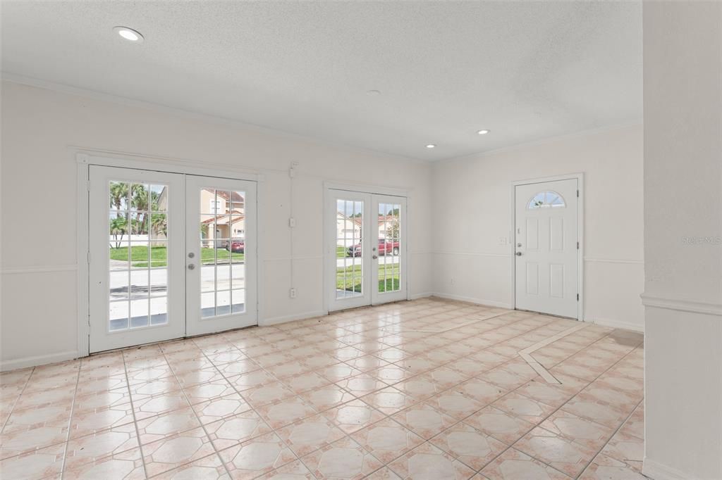 En Venta: $365,000 (3 camas, 2 baños, 1720 Pies cuadrados)