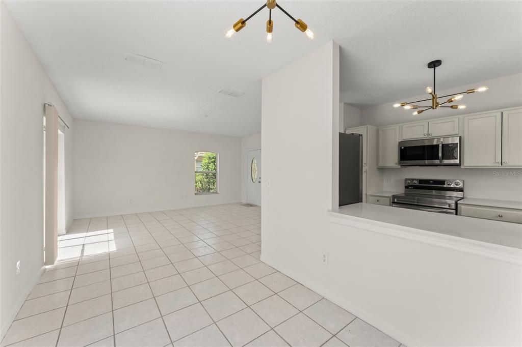 En Venta: $365,000 (3 camas, 2 baños, 1720 Pies cuadrados)