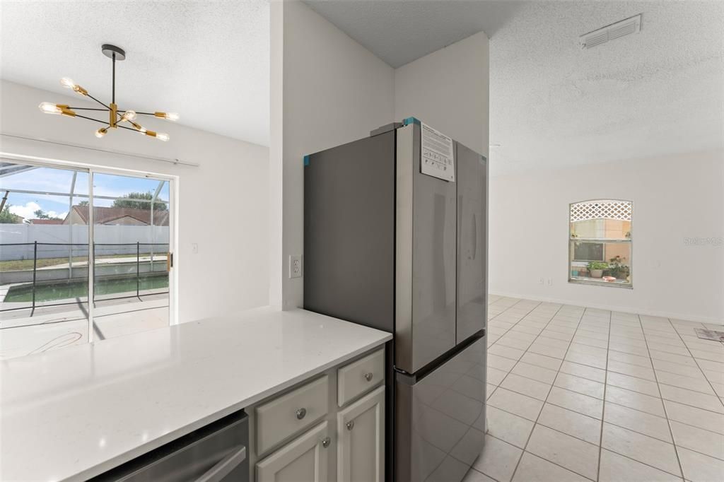 En Venta: $365,000 (3 camas, 2 baños, 1720 Pies cuadrados)