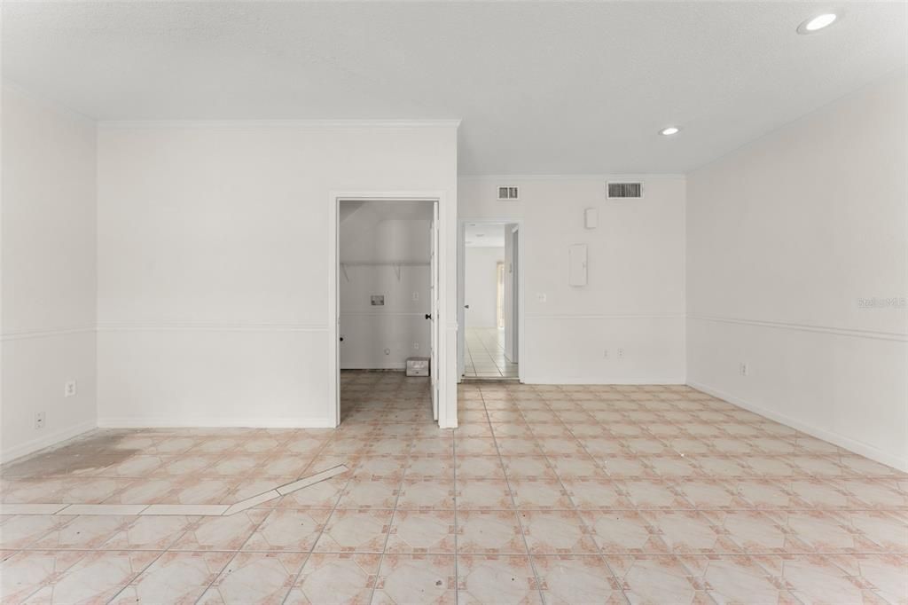 En Venta: $365,000 (3 camas, 2 baños, 1720 Pies cuadrados)
